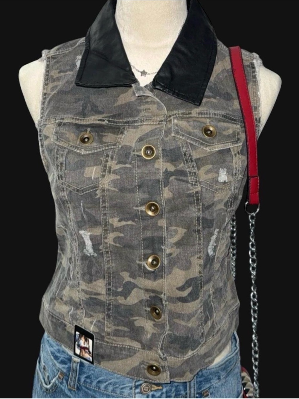 Dollhouse Green Camo Sleeveless Button-Front Vest with Black Collar